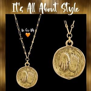 Authentic TORY BURCH Chain Necklace Medallion & whimsical embellishment hangs